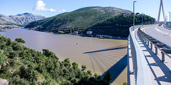 Dubrovnik, 061113.Uslijed obilne kise koja je sinoc pala na Dubrovackom podrucju doslo je do zamucenja rijeke Omble te Vodovod Dubrovnik upozorava dubrovcane kako voda nije za pice do daljnjeg.Foto: Tonci Plazibat / CROPIX