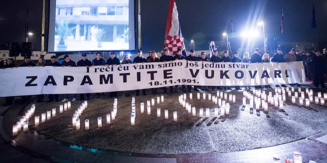 Zagreb, 171113.Krizanje Vukovarske ulice i ulice Hrvatske bratske zajednice.Uoci 22. godisnjice pada Vukovara, danas je odrzano obiljezavanje Dana sjecanja na zrtve Vukovara, pod nazivom I reci cu vam samo jednu stvar, zapamtite Vukovar. Dogadjaj je organizirao Klub veterana 148. brigade Hrvatske vojske.Foto: Ivan Klindic / CROPIX