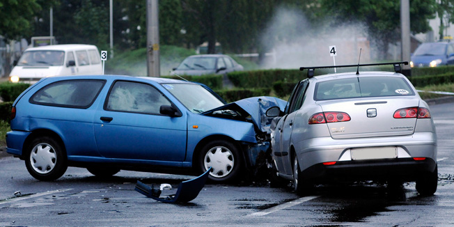 Zagreb, 220508.Ocevid na mjestu prometne nesrece na Aveniji Marina Drzica (kod mosta Mladosti) u kojoj su sudjelovala dva osobna automobila. Jedna osoba je poginula.Foto: Boris Kovacev / CROPIX