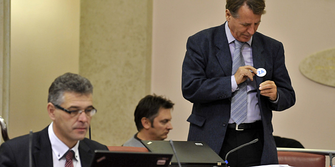 Zagreb, 291113.Nastavak 10. sjednice Hrvatskog sabora na kojoj se raspravljalo o prijedlogu Zakona o organski neociscujucim tvarima.Na fotografiji: Dujomir Marasovic.Foto: Bruno Konjevic / CROPIX