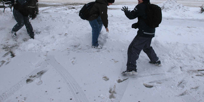 varazdin, 250105skola - snijeg - grudanjeilustracija uz tekst o pripojenju susjednih opcina gradu varazdinufoto zeljko hajdinjak-pok-