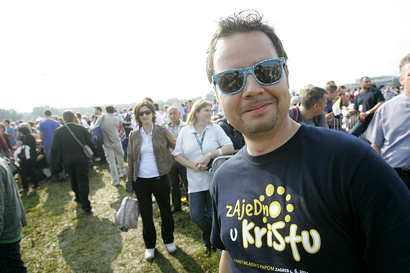 Zagreb, 050611. Hipodrom.Posjet Pape Benedikta XVI. Hrvatskoj - Zagreb, 04. i 05. lipnja. Svecano euharistijsko slavlje povodom Nacionalnog dana obitelji.Na slici: Robert Knjaz.Foto: Ranko Suvar / CROPIX