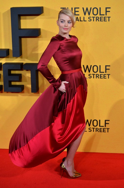 Australian actress Margot Robbie poses on the red carpet as she arrives to attend the UK premiere of film 