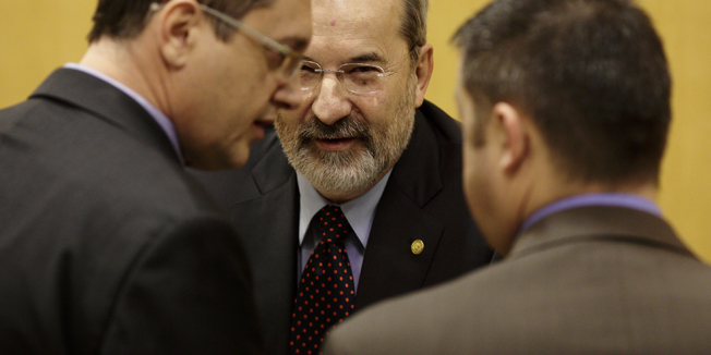 Zagreb, 050214.Nastavak 12. sjednice Hrvatskog sabora na cijem zasjedanja je razmotreno izvjesce o radu drzavnih odvjetnistava u 2012. godini.Na fotografiji: Goran Beus Richembergh, Mladen Bajic, Igor Dragovan.Foto: Dragan Matic / CROPIX