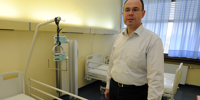 Knin, 291012.Reportaza o radu bolnice Hrvatski ponos u Kninu.Na fotografiji ravnatelj dr Oliver Ojdanic na odjelu palijativne skrbi koji treba zapoceti sa radom.Foto: Niksa Stipanicev / CROPIX