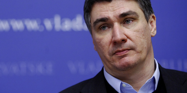 Zagreb, 180214.Trg Sv. Marka, Vlada.Premijer Zoran Milanovic na izvanrednoj press konferenciji povodom nabavke novih automobila za Vladu.Foto: Ranko Suvar / CROPIX.