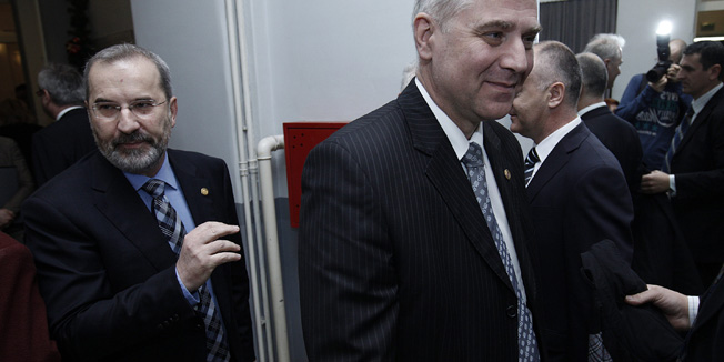 Zagreb, 091210.U povodu Medjunarodnog dana borbe protiv korupcije Transparency International prezentirao je Globalni barometar korupcije za 2010.Na slici: Mladen Bajic drzavni odvjetnik i Dinko Cvitan ravnatelj USKOK-a, nisu bili raspolozeni za izjave.Foto: Dragan Matic / CROPIX