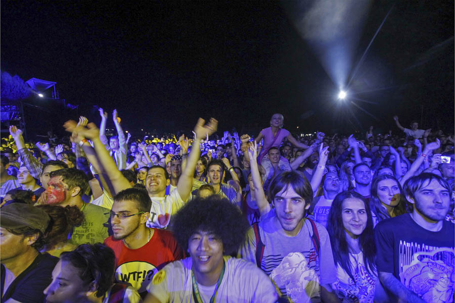 Novi Sad, 100713.Tvrdjava Petrovaradin.Prvi dan Exit glazbenog festivala koi ce trajati do 14.07. Na fotografiji: posjetitelji.Foto: CROPIX