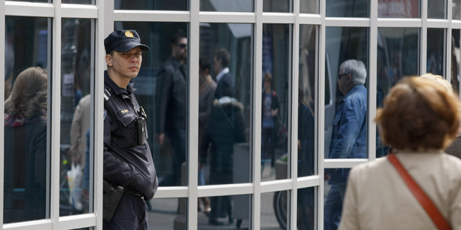 Zagreb,150314Hotel Dubrovnik, Gajeva.Nekoliko muskih osoba je oko 6 sati ujutro otvorilo hidrant na 7. katu hotela sto je uzrokovalo poplavu u nekoliko soba na 6. i 7. katu.Foto: Ranko Suvar / CROPIX