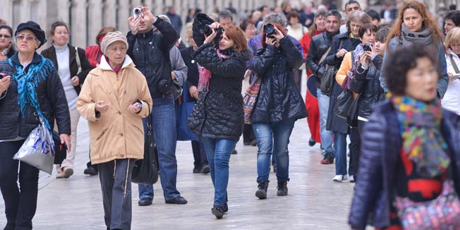 Dubrovnik,220314.Turisticka sezona u Dubrovnik tek je pocela. najveci broj turista trenuntno dolazi iz Azije.Foto: Tonci Plazibat / CROPIX
