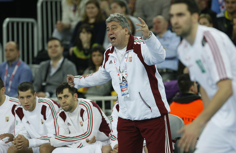 Zagreb, 060413.Arena Zagreb, Laniste.Utakmica 2. kruga kvalifikacija za rukometno Europsko prvenstvo 2014.Susret reprezentacija Hrvatske i Madjarske.Na fotografiji: Lajos Mocsai, trener madjarske reprezentacije.Foto: Ronald Gorsic / CROPIX