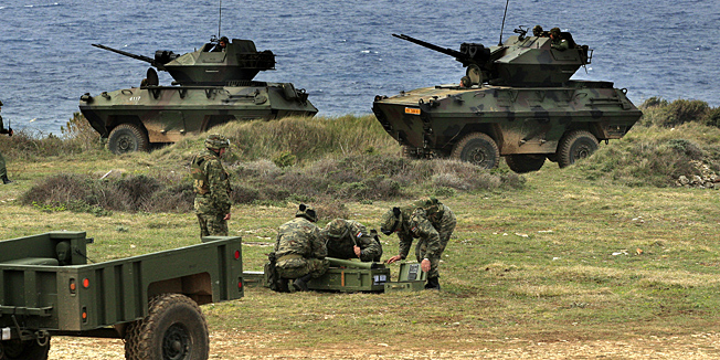 Pula, Rt Kamenjak, 120413.Zavrsni prikaz vojne vjezbe 