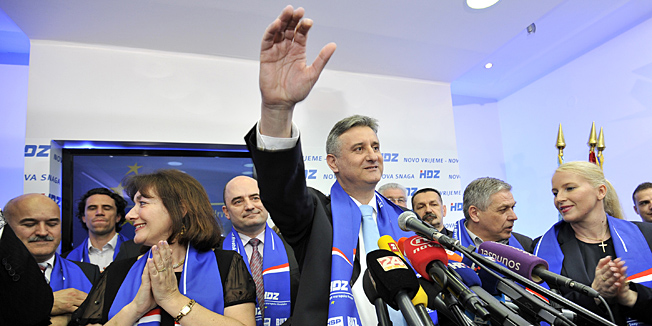 Zagreb, 150413.Sjediste HDZ-a, Trg zrtava fasizma.Konferencija za novinare predsjednika HDZ-a Tomislava Karamarka nakon proglasenja privremenih rezultata izbora za Europski parlament.Na fotografiji: Dubravka Suica i Tomislav Karamarko.Foto: Bruno Konjevic / CROPIX