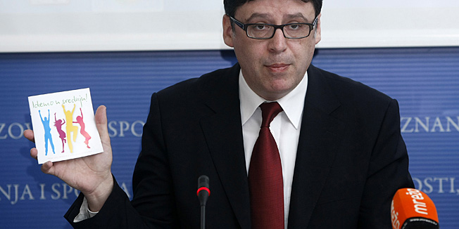 Zagreb, 150413.Ministarstvo znanosti, obrazovanja i sporta, Donje Svetice 38.Ministar znanosti, obrazovanja i sporta Zeljko Jovanovic na konferenciji za novinare u Ministarstvu pusta u rad mreznu stranicu www.upisi.hr, sto  oznacava sluzbeni pocetak e-upisa u srednju skolu. Na fotografiji: ministar Zeljko Jovanovic.Foto: Ronald Gorsic / CROPIX