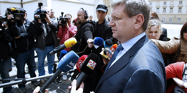 Zagreb,010613.Trg SV. Marka, Vlada.Sindikat javnih i drzavnih sluzbi ispred zgrade Vlade nakon dugog sastanka sa Mirandom Mrsicem nakon kojeg nije postignut dogovor. Na fotografiji: Mirando Mrsic.Foto: Ranko Suvar / CROPIX