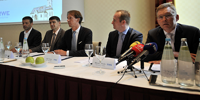 Zagreb, 070613.Hotel Regent Esplanade. Konferencija za medije RWE Hrvatska, jednog od najvecih proizvodjaca elektricne energije u Europi, usao je na hrvatsko trziste opskrbe elektricnom energijom. Daljnje planove RWE-a na konferenciji su predstavili clanovi Uprave RWE Hrvatska Karl Kraus, Miroslav Kulla i Ralf Blomberg te predsjednik Uprave tvrtke Energija 2 sustavi Zoran Milisa.Foto: Bruno Konjevic / CROPIX