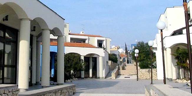 pag, 120303apartmansko naselje Gajacfoto: Dijana Vuleta- desk -