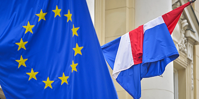 Zagreb, 270613.01.07. Hrvatska postaje 28. clanica Europske unije. Tim povodom grad je pun zastava, kako hrvatskih, tako i onih Europske unije.Foto: Neja Markicevic / CROPIX