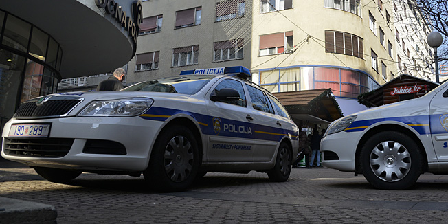 Zagreb, 030113.U jutarnjim satima, nepoznata osoba izvrsila je samoubojstvo u ulici Ljudevita Gaja na kucnom broju 2b.Ocevid u tijeku.Foto: Admir Buljubasic / CROPIX