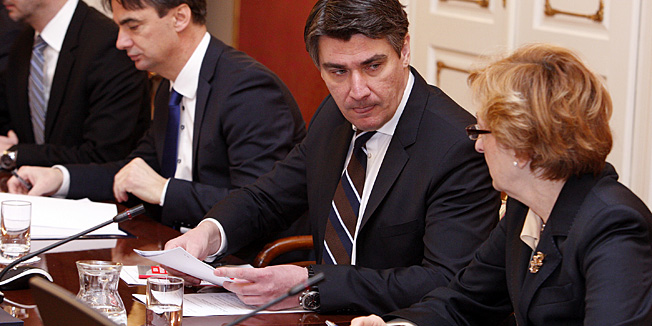 Zagreb, 240113.Vlada.Odrzana redovita sjednica Vlade RH.Na fotografiji: Zoran Milanovic.Foto: Davor Pongracic / CROPIX