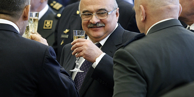 Zagreb, 191212.Pantovcak.Predsjednicki dvori.Predsjednik Republike i Vrhovni zapovjednik OSRH primio je djelatne vojne zapovjednike i duznosnike Ministarstva obrane te umirovljene generale i admirale i najvise bivse duznosnike u prigodi Bozica i novogodisnjih blagdana.Na slici: Ivan Cermak.Foto: Goran Mehkek / CROPIX *** Local Caption *** l