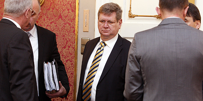 Zagreb, 240113.Vlada.Odrzana redovita sjednica Vlade RH.Na fotografiji: Mirando Mrsic.Foto: Davor Pongracic / CROPIX