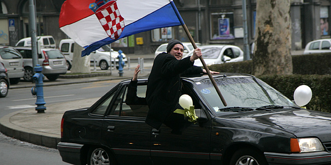 Zagreb, 050311.Prolazak svatova preko Trga zrtava fasizma.Foto: Ranko Suvar / CROPIX