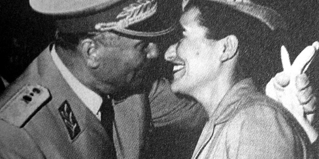 Rijeka, 260608.Presnimke fotografija iz knjige Titova biografija slovenskog novinara Mira Simcica na slovenskom jeziku.Josip Broz Tito sa Jovankom Budisavljevic mladom porucnicom Jugoslavenske armije.Foto: Cropix- jl specijal -