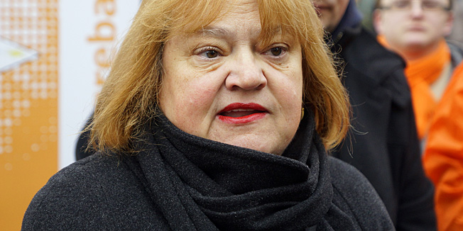 Zagreb, 160213.Cvjetni trg.Odrzana je akcija Hrvatske narodne stranke - liberalnih demokrata na temu POS stanova. Akcija se odrzala u okviru nacionalne kampanje Mladih HNS-a.Na fotografiji: ministrica graditeljstva Anka Mrak Taritas.Foto: Marko Todorov / CROPIX