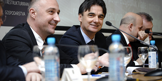 Split, 250213.Ekonomski fakultet Split.Ministri Vlade RH prezentirali su program kljucnih mjera Vlade RH za poticanje investicija i restrukturiranje gospodarstva pod nazivom 