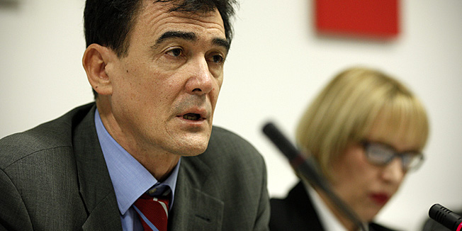 Zagreb, 080113.Treca sjednica Programskog vijeca Hrvatske radio televizije na cijem je dnevnom redu, izmedju ostalog, davanje misljenja na prijedlog Programa rada HRT-a za 2013. godinu.Na fotografiji: Goran Radman, ravnatelj HRT-a.Foto: Dragan Matic / CROPIX