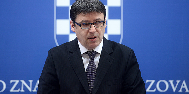 Zagreb, 010313.Svetice.Ministarstvo znanosti.Zeljko Jovanovic  predstavio je 20 najuspjesnijih znanstvenih novaka cijim je institucijama Ministarstvo odobrilo nova radna mjesta za njihovo zaposljavanje.Foto: Goran Mehkek / CROPIX