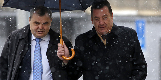 Zagreb, 140313  Zupanijski sud na Zrinjevcu.Pocelo pripremno rociste za slucaj Planinska.Na fotografiji: odvjetnik Ante Madunic i osumnjiceni Josip Fiolic dolaze na sud.Foto: Damjan Tadic / CROPIX