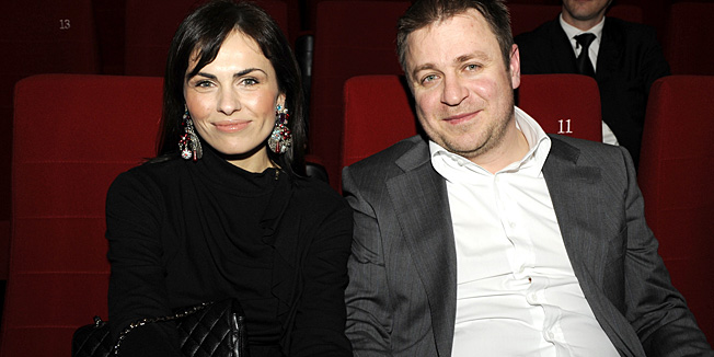 Sibenik, 220110.Trgovacki centar Dalmare.Veceras je nakon poduze pauze od desetak godina u Sibeniku ponovo otvoreno kino.U kino Cinestar sa 5 dvorana sa oko 600 sjedecih mjesta prva dva dana ulaz ce biti besplatan.Otvorenju je nazocio i novoizabrani predsjednik RH Ivo Josipovic.Na slici: Hrvoje Krstulovic  vlasnik Cinestara i supruga Branka Bebic Krstulovic u kino dvorani na prvoj projekciji.Foto: Niksa Stipanicev / CROPIX