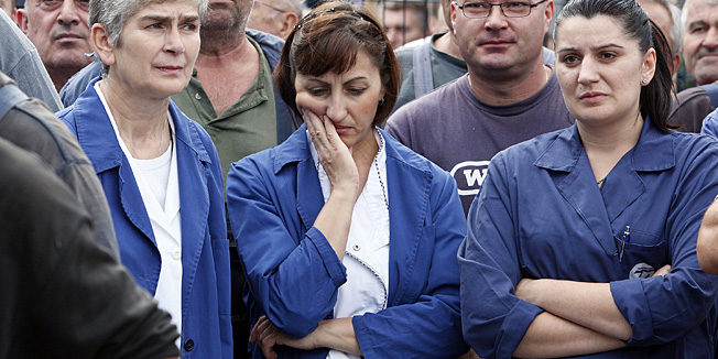 Zagreb, 021012.Tvornica Gradelj.U organizaciji Kriznog stozera TZV-a Gredelj odrzao e se prosvjed radnika te tvrtke zbog neisplate placa i trenutne situacije u TZV-u Gredelj.Foto: Davor Pongracic / CROPIX
