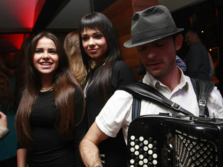 Urnebes je krenuo s radom prije šest godina, ovako je bilo na otvorenju...