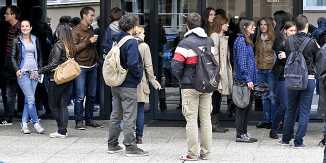 Zagreb, 101012.    Danas je na Medicinskom faklutetu u Zagrebu, nastavljena akcija INDEX, prilikom cega je - jos uvijek nepotvrdjeno- uhicen jedan profesor, te cetiri redovna studenta i jedan vandredni student.Na fotografiji: Medicinski fakultet u Zagrebu.Foto: Admir Buljubasic / CROPIX