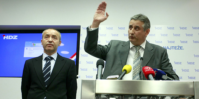 Zagreb, 221012.Sjediste Hrvatske demokratske zajednice, Trg zrtava fasizma 4.Predsjednik HDZ-a Tomislav Karamarkona konferenciji za medije povodom afere 