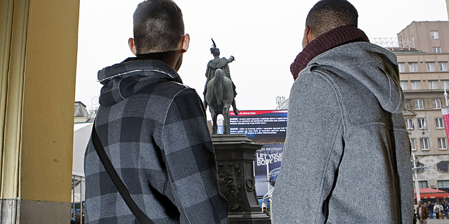 Zagreb, 231012.Trg Bana Jelacica.Reportaza o pretucenim homoseksualcima.Foto: Goran Mehkek / CROPIX