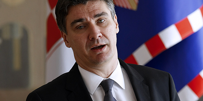 Zagreb, 221012.Pantovcak - ured Predsjednika RH.Izvanredna konferencija za novinare predsjednika Ive Josipovica i premijera Zorana Milanovica povodom najnovije afere prisluskivanja.Foto: Goran Mehkek / CROPIX