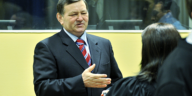 Den Haag (Nizozemska), 161112.Generali Mladen Markac i Ante Gotovina u sudnici Medjunarodnog suda za ratne zlocine pocinjene na podrucju bivse Jugoslavije, za vrijeme izricanja drugostupanjske presude Zalbenog vijeca suda u slucaju 'Operacija oluja'.Na fotografiji: Mladen Markac.Foto: Boris Kovacev / CROPIX