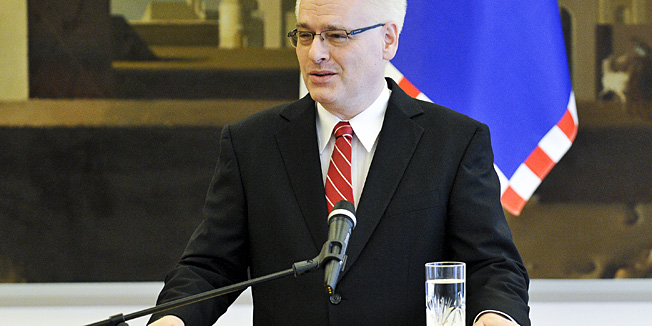 Zagreb, 161112. Press konferencija predsjednika Ive Josipovica povodom oslobadjajuce presude generalima Anti Gotovini i Mladenu Markacu.Na fotografiji: Predsjednik Ivo Josipovic.Foto: Admir Buljubasic / CROPIX
