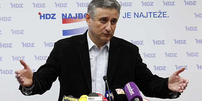 Zagreb, 201112.Sredisnjica HDZ-a.Predsjednik HDZ-a Tomislav Karamarko odrzao je konferenciju za medije povodom osudjujuce presude bivsem premijeru Ivi Sanaderu.Foto: Davor Pongracic / CROPIX
