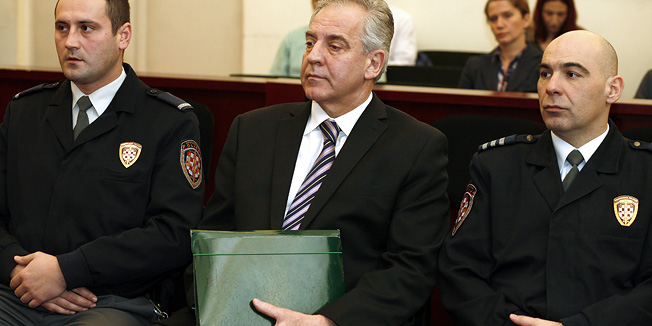 Zagreb, 151211.Zupanijski sud.Nastavak sudjenja Ivi Sanaderu, bivsem predsjedniku vlade u slucaju Hypo banka. Na slici: Ivo Sanader.  Foto: Damjan Tadic / Cropix *** Local Caption *** 