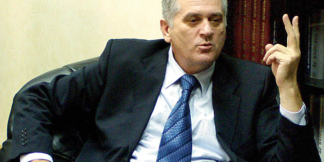 BEOGRAD 27112003TOMISLAV NIKOLIC POTPRESEDNIK RADIKALNE STRANKEfoto matija KOKOVIC       -desk-