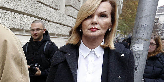 Zagreb, 201112.Zupanijski sud na Zrinjevcu.Odvjetnici Ive Sanadera, Cedo Prodanovic i Jasna Slokovic dali su izjave medijima nakon osudjujuce nepravomocne presude bivsem premijeru.Na fotografiji: odvjetnici Goran Suic, Cedo Prodanovic i Jadranka Slokovic odlaze nakon presude.Foto: Damjan Tadic / CROPIX