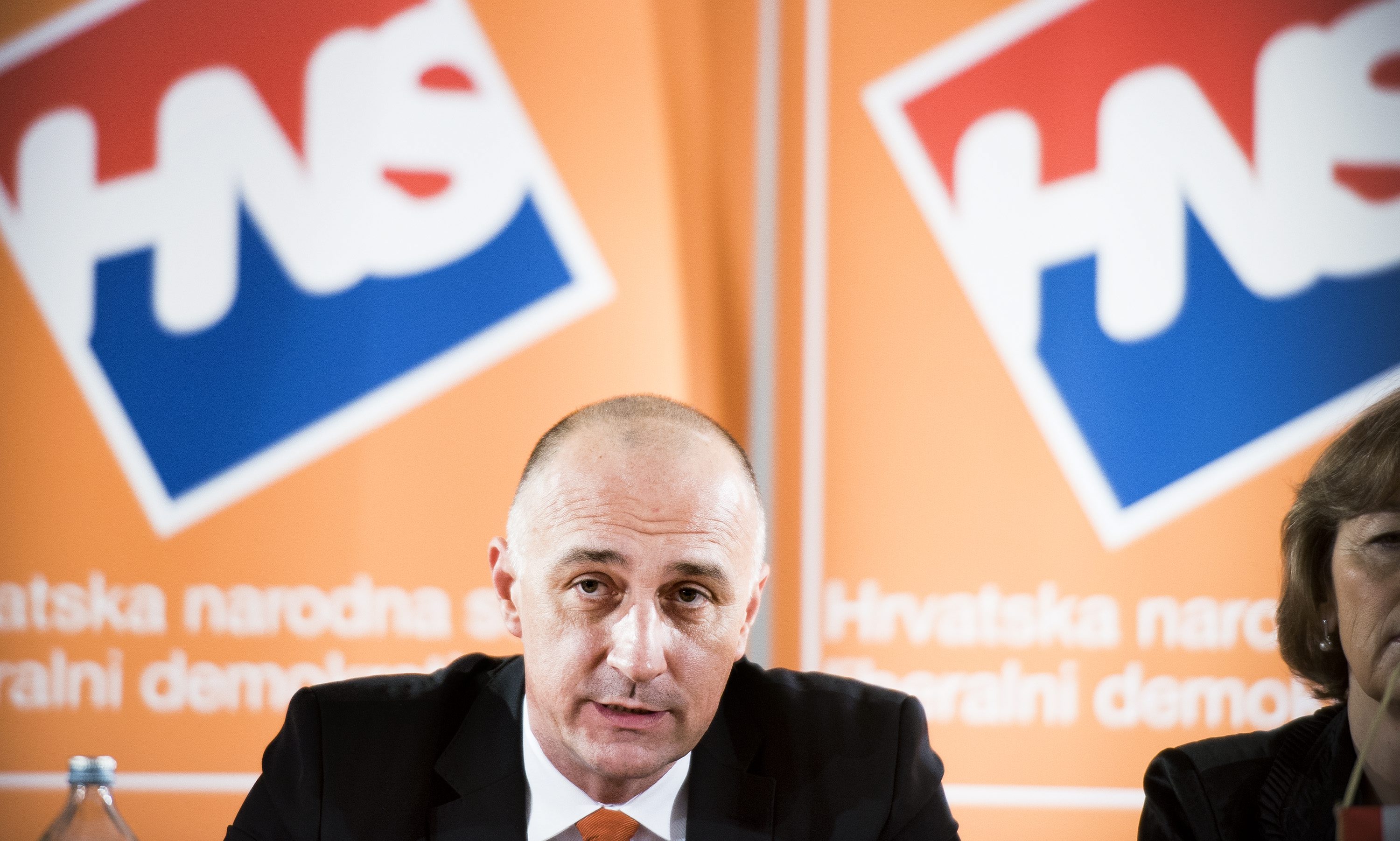 Split, 180316.
U muzeju hrvatskih arheoloskih spomenika odrzana je konferencija za medije Hrvatske narodne stranke  liberalnih demokrata u sklopu unutarstranacke kampanje pod sloganom Otvoreni izazovima.
Na fotografiji: Ivan Vrdoljak i Vesna Pusic.
Foto: Ante Cizmic / CROPIX