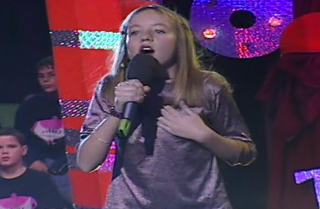 Nina Kraljić tijekom nastupa u Turbo Limach Showu