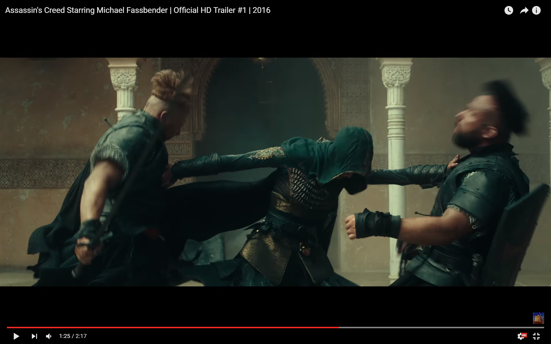 Maria (Ariane Labed) upotrebljava skrivenu oštricu, najpopularnije oružje iz franšize Assassin's Creed