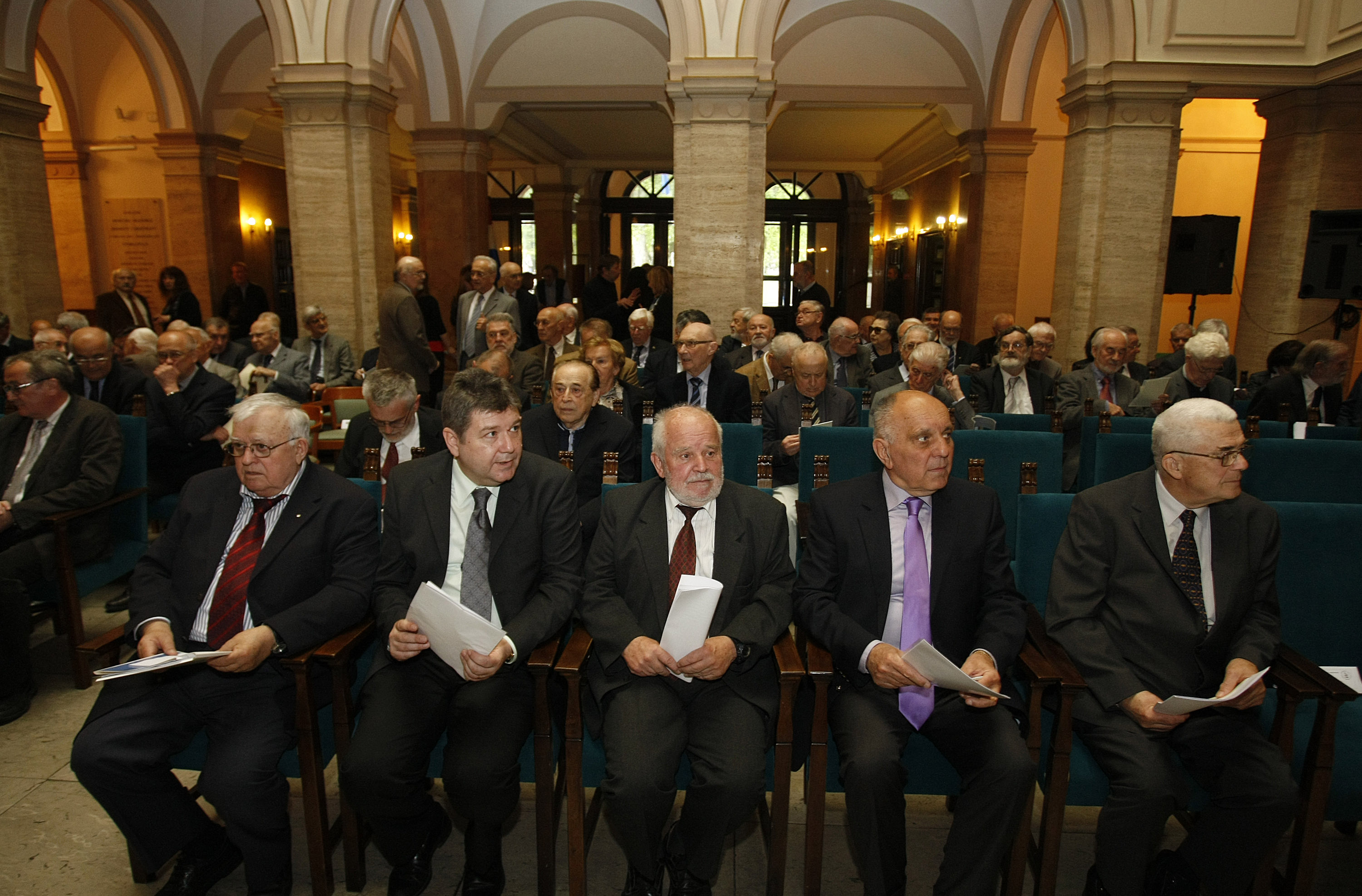 hazu_skupstina8-120516